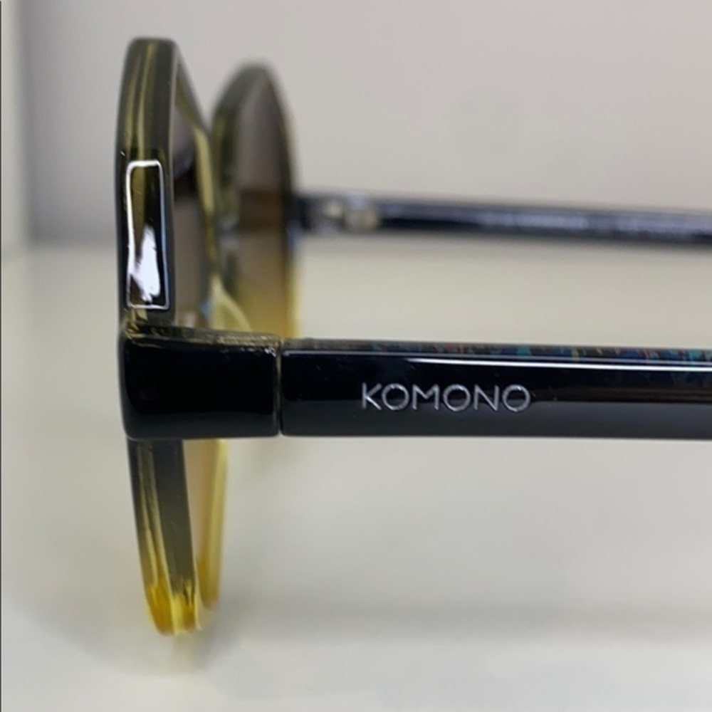 Komono Sunglasses NEW The Bonnie Oversized Geometric Gradient Black Yellow - Picture 4 of 15